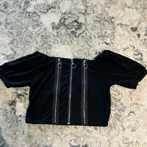 Top - Picture 2 of 3